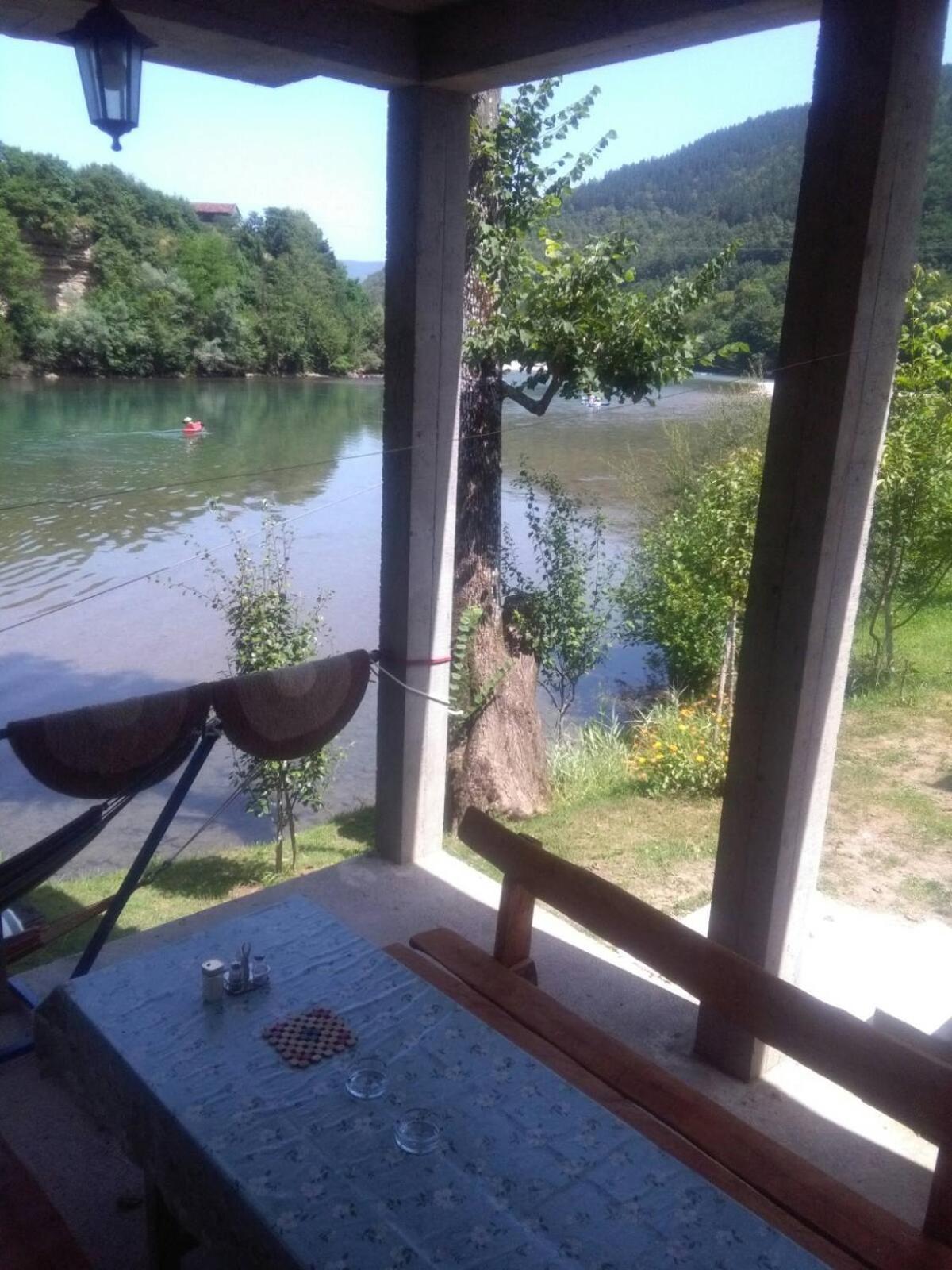 Vikendica Pored Drine Foca Handici Luaran gambar